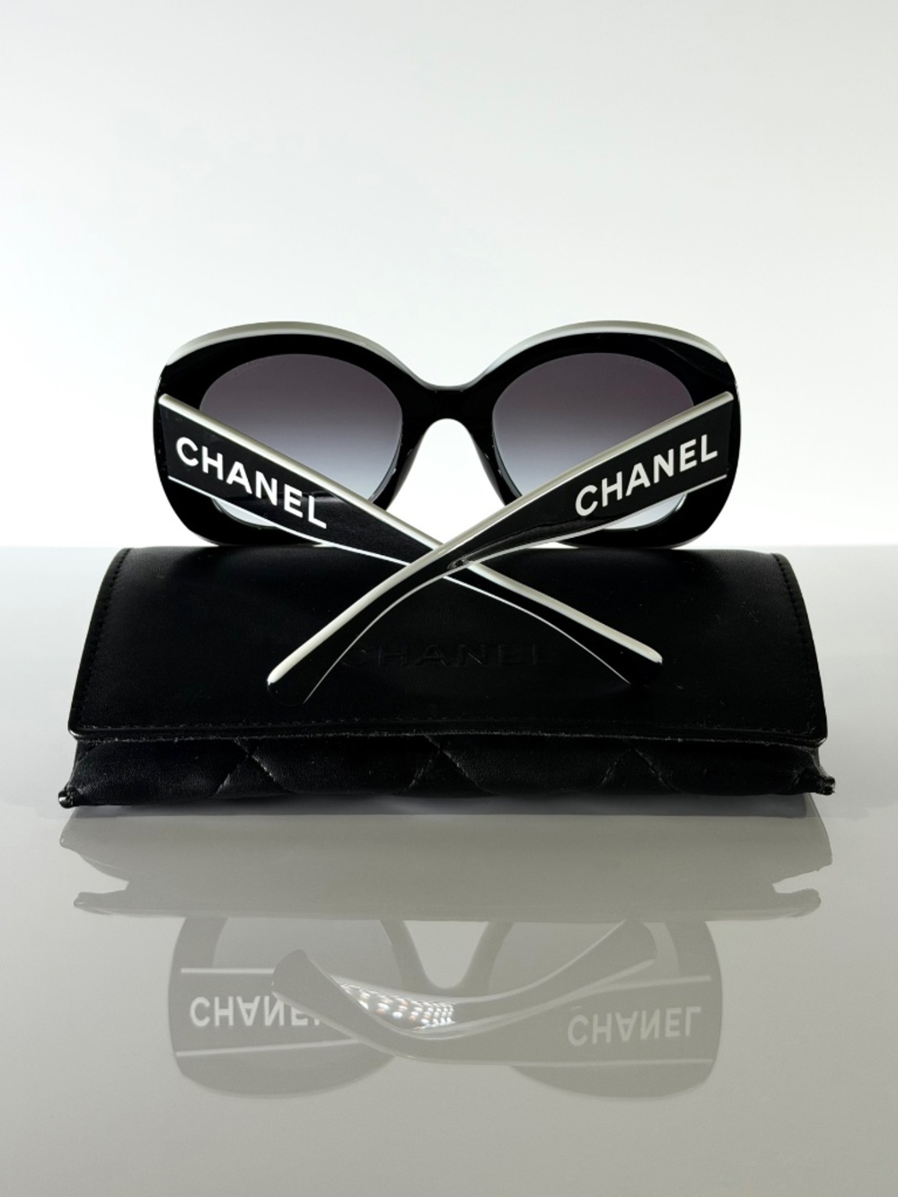 Chanel 71414 CC Logo Sunglasses – Black & White - Picture 3 of 13
